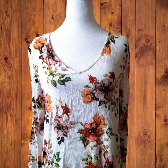 Staccato Women's Large Long Sleeve Floral Blouse with Crochet Lace Back Accents - Picture 2 of 7